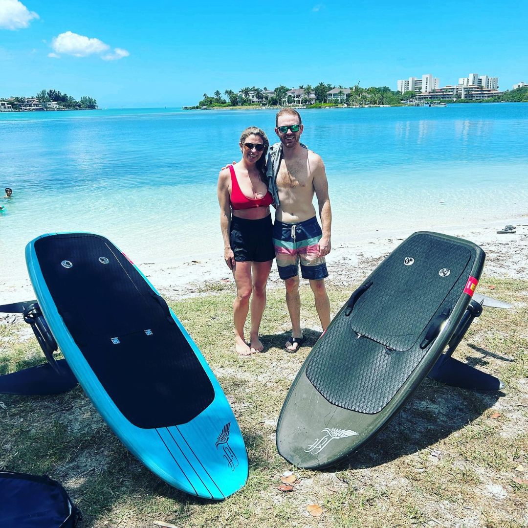 couple that is efoiling in sarasota